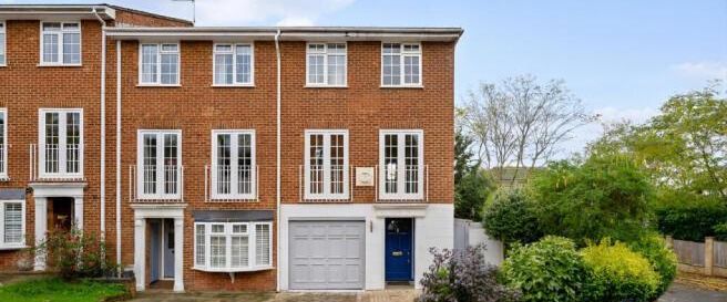 4 bedroom townhouse to rent - Photo 1