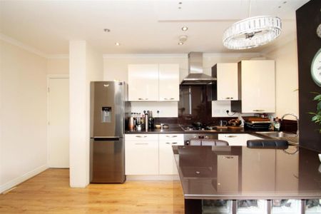 2 bedroom ground floor flat to rent - Photo 4