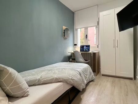 Calle de San Dacio, Madrid, Community of Madrid 28034 - Photo 2