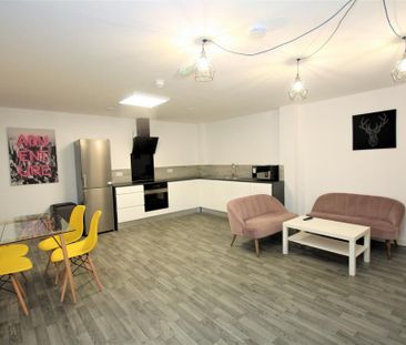 3 bedroom flat to rent - Photo 2