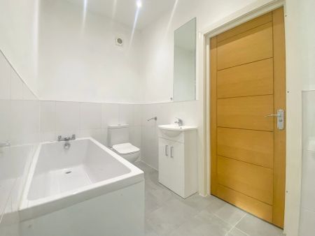 Room To Let - Photo 5