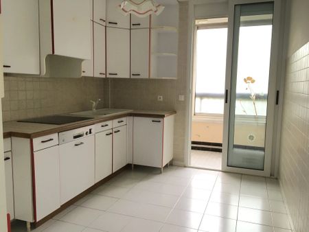 Location Appartement 4 pièces 85 m2 à Ajaccio - Photo 4