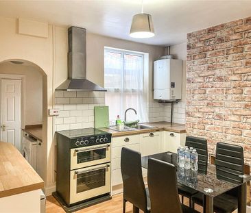 2 bedroom terraced house to rent - Photo 4