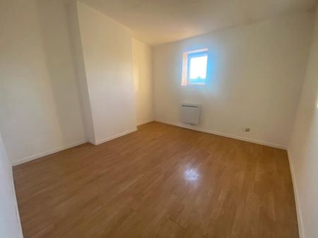 Location Appartement 3 pièces 73m² - Photo 2