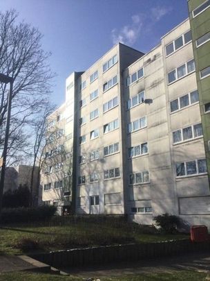 Schöne Wohnung sucht Mieter: günstige 3-Zimmer-Wohnung (WBS) - Foto 1