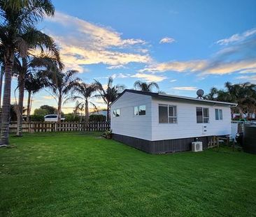 Charming cottage in Whenuapai Village - Photo 2