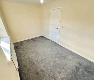 Oxford Street, RUGBY - Photo 2