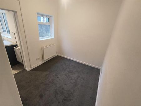 2 bedroom property to rent - Photo 3