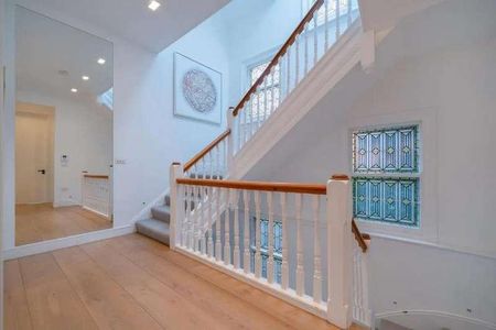 Frognal Lane, London, NW3 - Photo 5