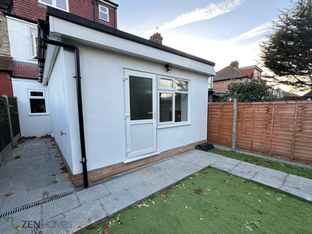 Studio to rent - Photo 2