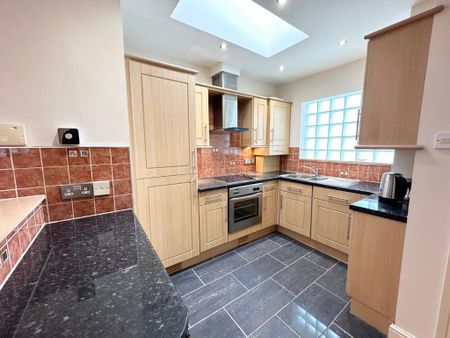 2 bedroom flat to rent - Photo 5