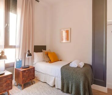 Carrer de Sepúlveda, Barcelona, Catalonia 08015 - Photo 1