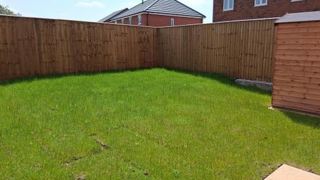 2 bedroom semi-detached house to rent - Photo 3