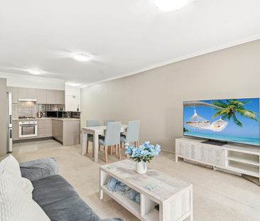 Comfortable ground floor living in a quiet street setting - Photo 3