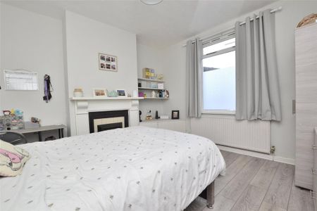 4 bedroom terraced house to rent - Photo 5