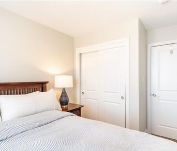 For Lease - 15 Pierre Trudeau Lane, Grimsby, Ontario - Photo 6