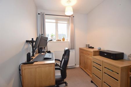 4 bedroom detached house to rent - Photo 5