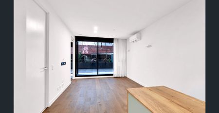 Large modern two bedroom apartment in the heart of Armadale - Photo 3