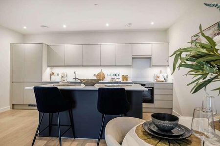 Chertsey, Surrey, KT16 - Photo 5