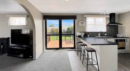SPRINGVALE - 3 BEDROOMS - Photo 3