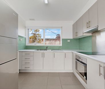 Flexible Family Living in a Serene Coastal Setting - Photo 4