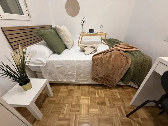 Calle de Andrés Mellado, Madrid, Community of Madrid 28015 - Photo 1