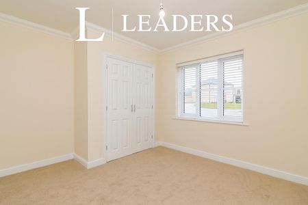 3 bedroom bungalow to rent - Photo 2