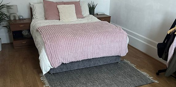 £750 PCM, Spacious One Bedroom First Floor Flat in Custom House, Dock View Road, Barry, Vale of Glamorgan, CF63 4AE - Photo 2