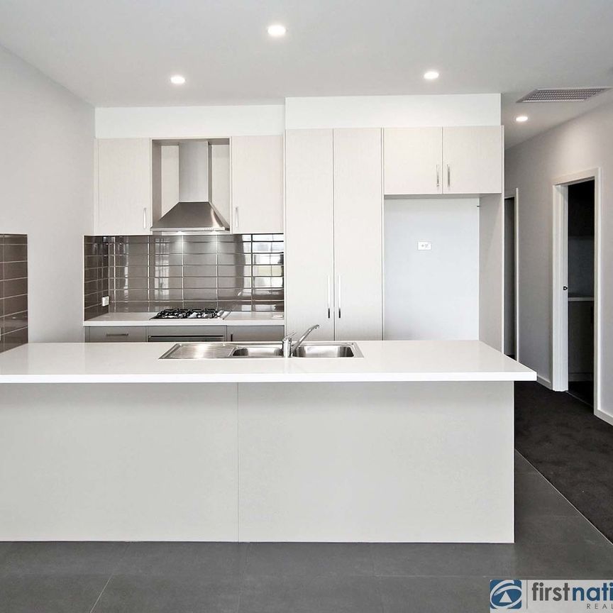 21 Push-Pea Way, 3977, Cranbourne West Vic - Photo 1