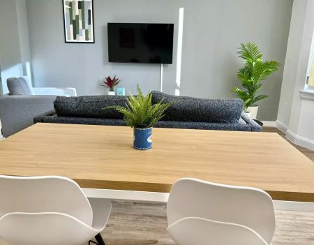 4 Room Unit - Premium Room - Photo 3