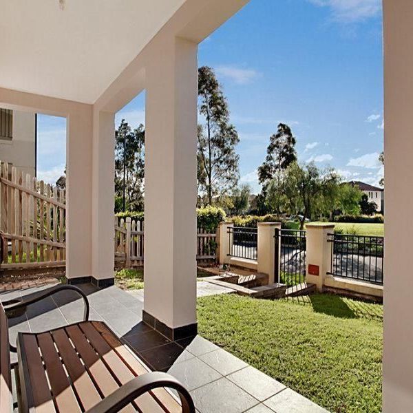 BEAUTIFULLY PRESENTED FAMILY HOME IN SOUGHT-AFTER WEST HOXTON - Photo 1