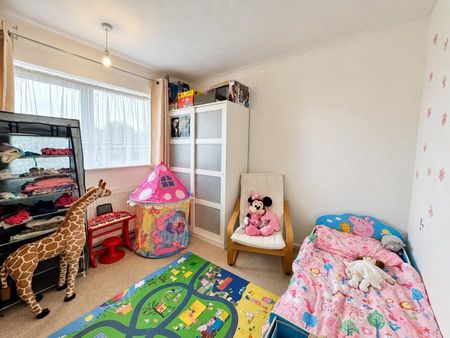 3 bedroom bungalow to rent Western Avenue, Felixstowe, IP11 - Photo 3