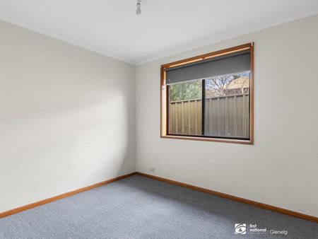 NEAT THREE BEDROOM FAMILY HOME - Photo 4