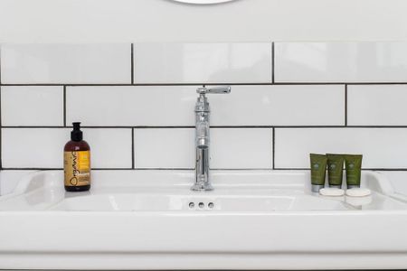 3 bedroom mews to rent - Photo 2