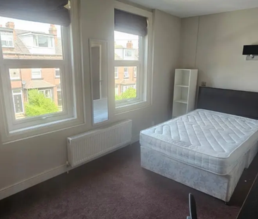 5 Bed - 27 Stanmore Street, Burley, Leeds - LS4 2RS - Student - Photo 6