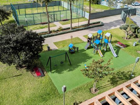 Piso de alquiler en Calle Ana Maria Rengel, El Cónsul - Ciudad Universitaria - El Romeral - Photo 3