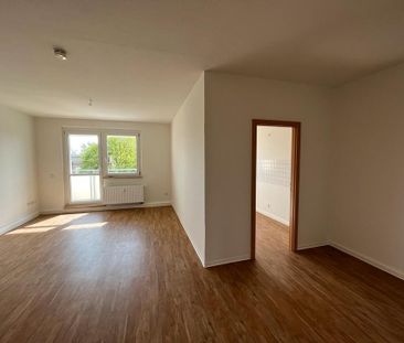 2-Raum-Wohnung mit Balkon und Mietergarten - Photo 1