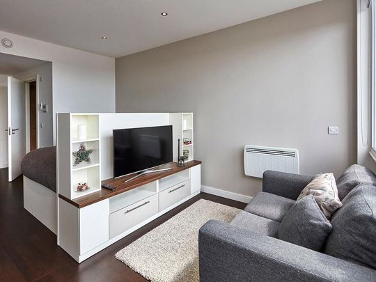 Studio to rent - Photo 1