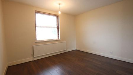 2 bedroom maisonette to rent - Photo 2