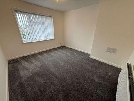 Page Moss Lane Bed Town, L14 - Photo 2