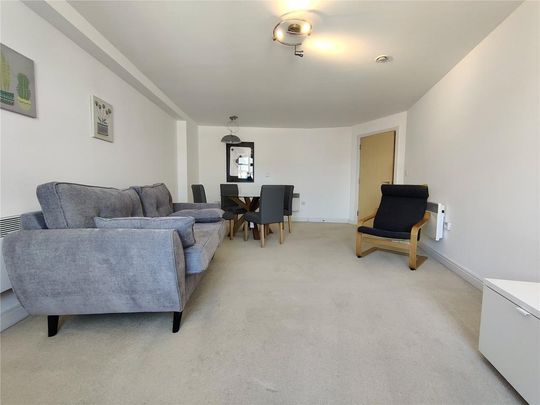 2 bedroom apartment to rent - Photo 1