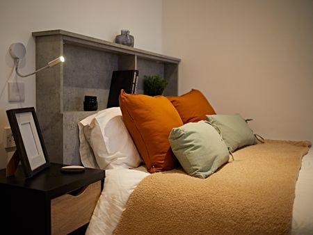 Apt 20, 113 The Headrow - Photo 3