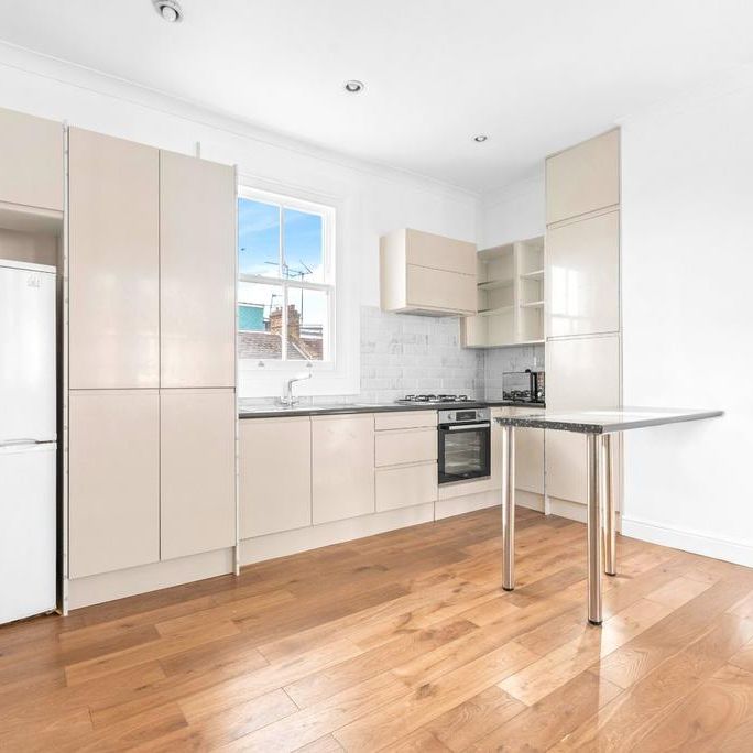 2 bedroom flat to rent - Photo 1