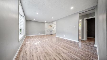 For Lease - 370 Grey Street, Brantford, Ontario - Photo 2