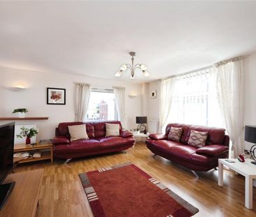 2 bedroom property to rent Arethusa House, Gunwharf Quays, PO1 - Photo 4
