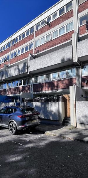 3 bedroom maisonette to rent - Photo 2