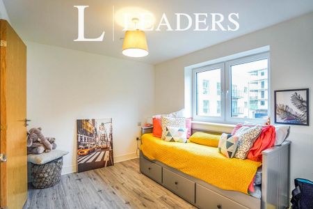 2 bedroom flat to rent - Photo 5