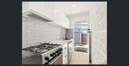 Bright & Cozy 2-Bedroom Apartment with Washer & Fridge Included -– 3/44 Alpha Street, Taringa QLD 4068 - Photo 3