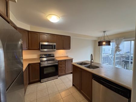 For Lease - 4814 Thomas Alton Boulevard, Burlington, Ontario - Photo 5