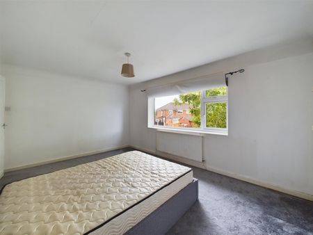 Woodland Road, Upton, 3 bedroom, House - Detached - Photo 2